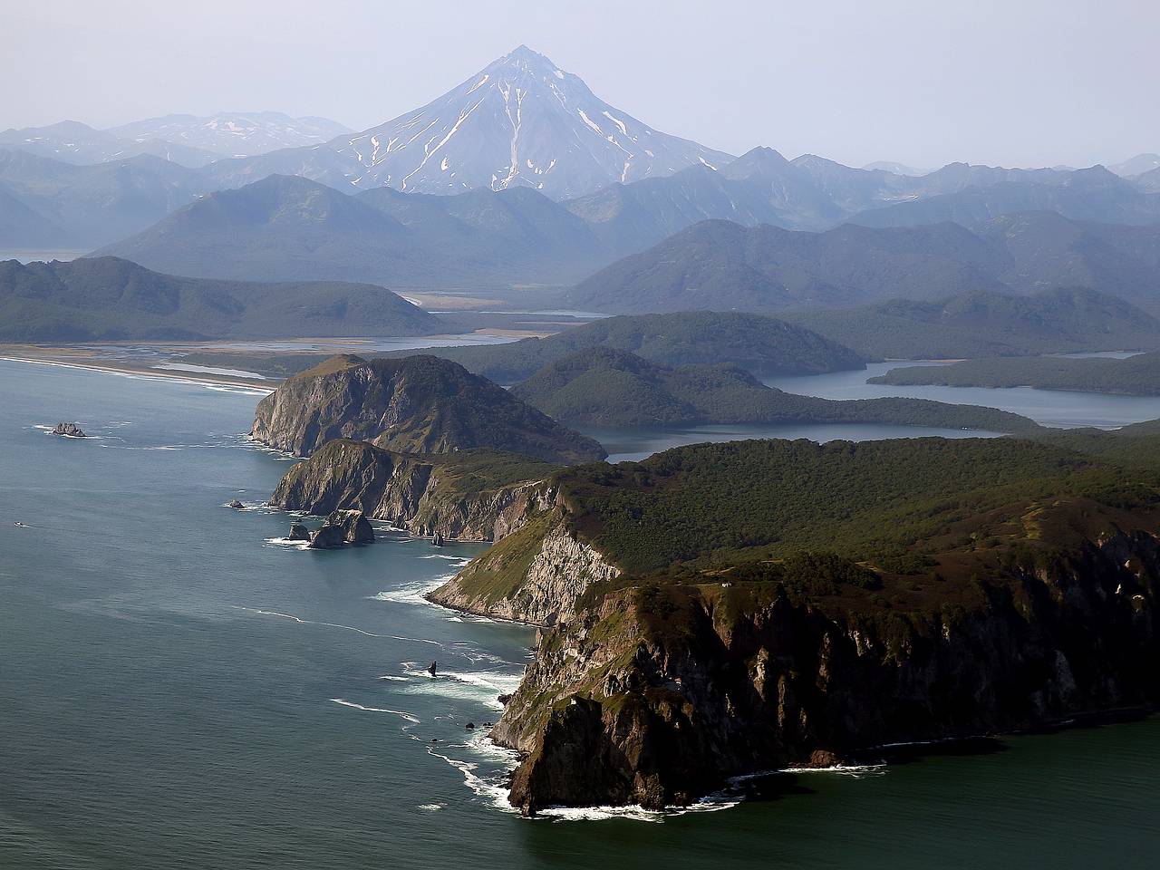 На российском острове нашли засыпанный землей военный дот Японии На российском острове нашли засыпанный землей военный дот Японии