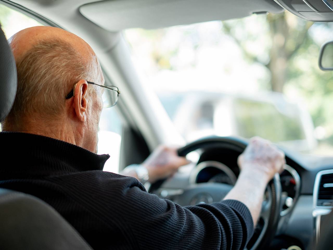 В России захотели усовершенствовать механизмы допуска пожилых людей к вождению