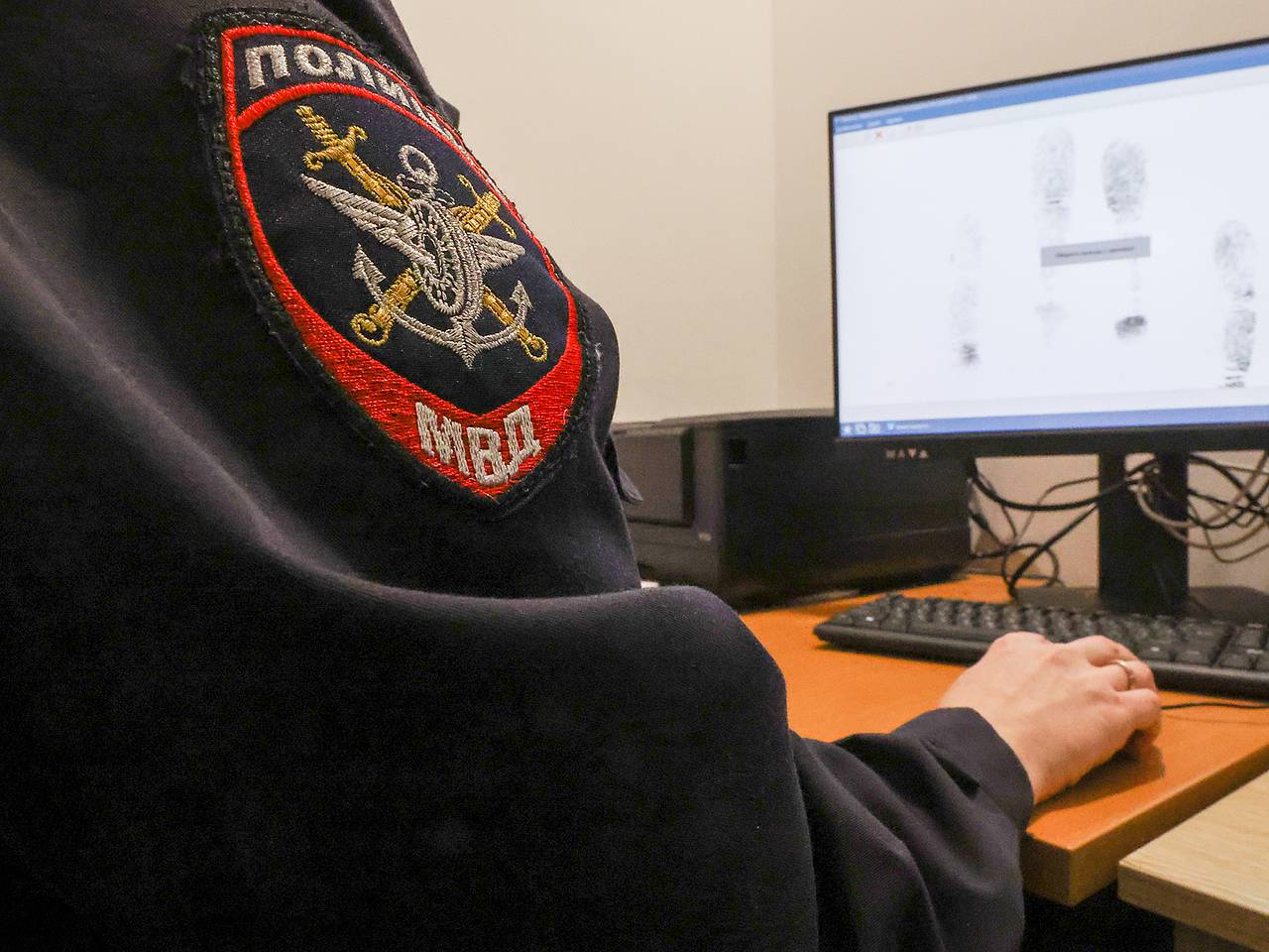 12-летнюю российскую школьницу окружили и жестоко избили сверстники 12-летнюю российскую школьницу окружили и жестоко избили сверстники