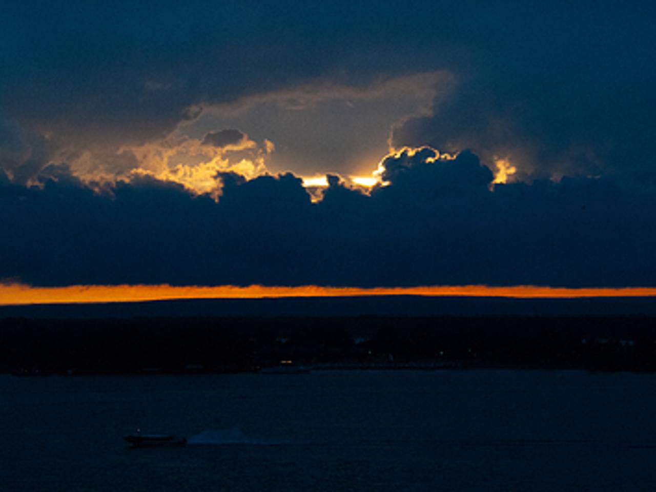 Многодетная мать погибла при спасении дочери в российском регионе Многодетная мать погибла при спасении дочери в российском регионе