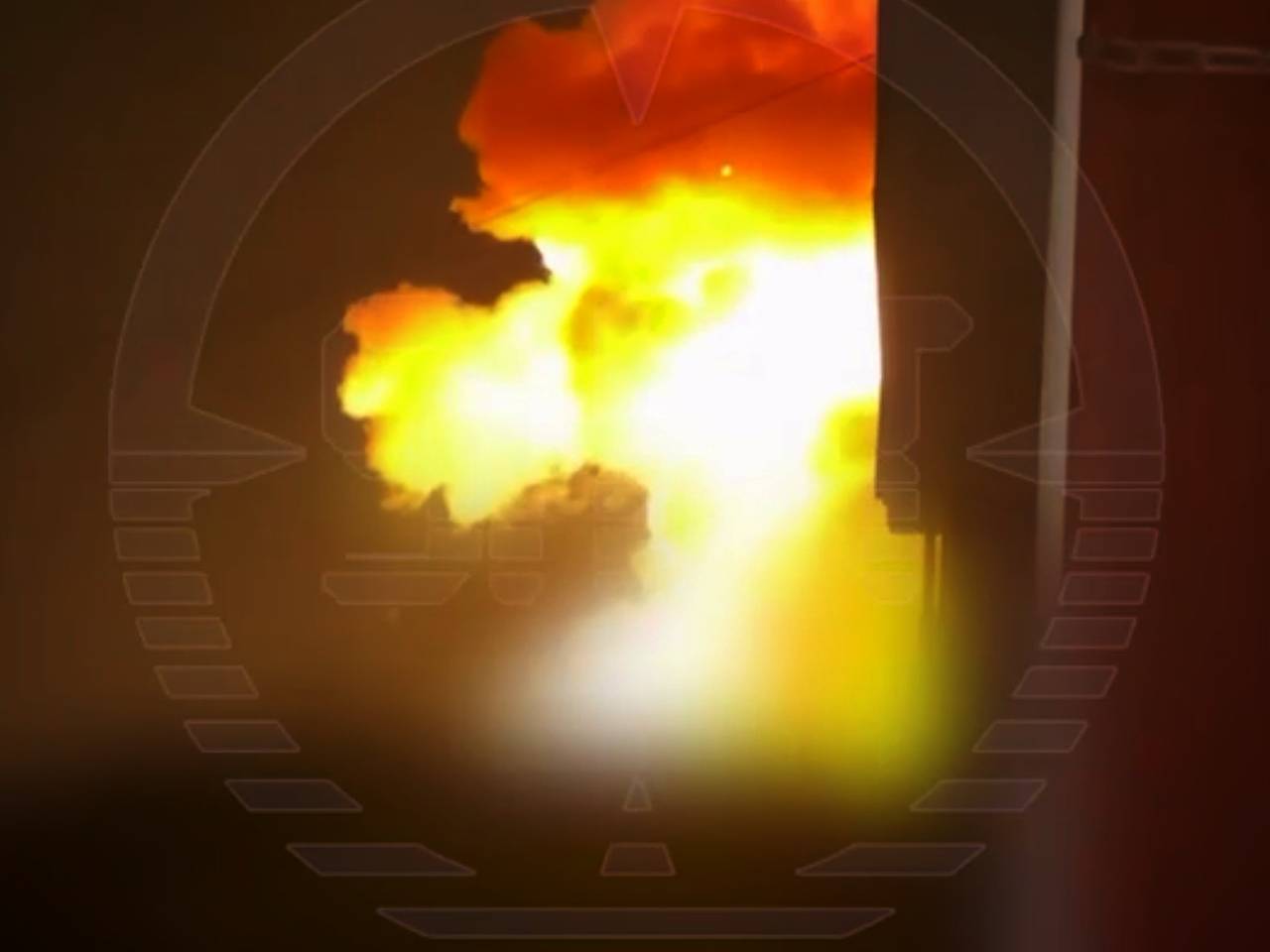 Момент мощного взрыва в Крыму сняли на видео