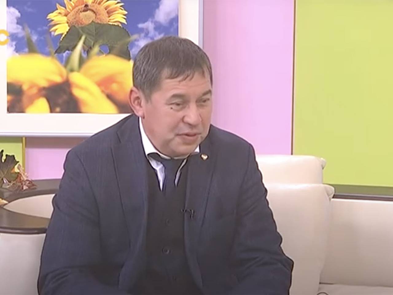 Пуля попала в главу администрации российского района