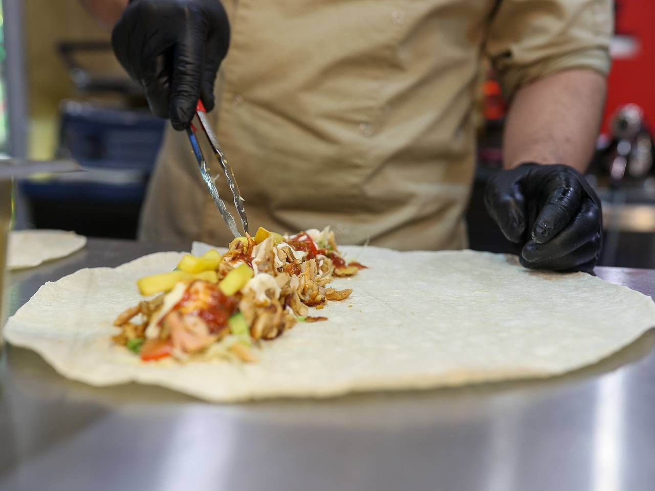 Раскрыты подробности массового отравления шаурмой под Москвой Раскрыты подробности массового отравления шаурмой под Москвой