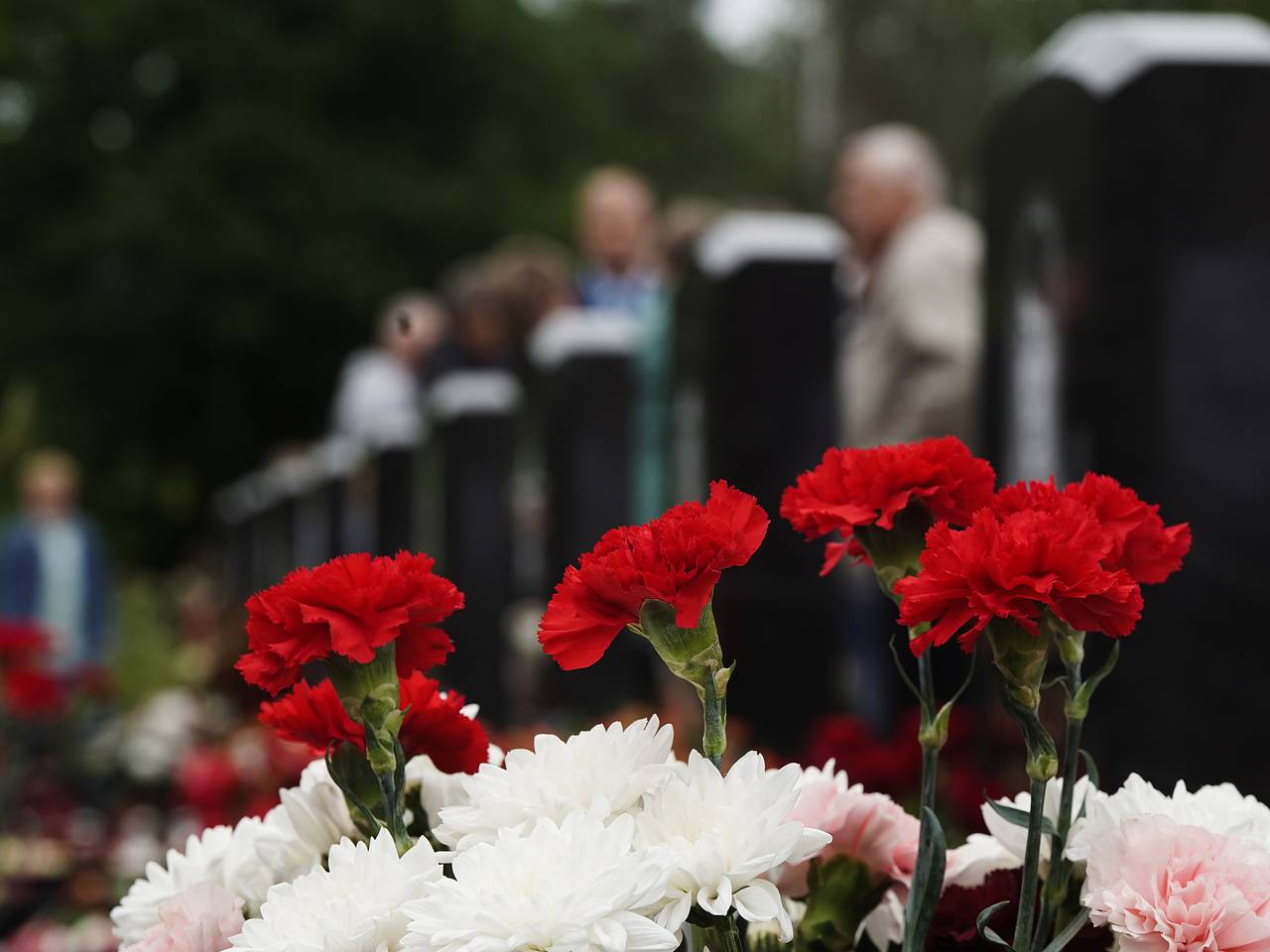 Мэр российского города заявил о радости от вида большого числа могил военнослужащих