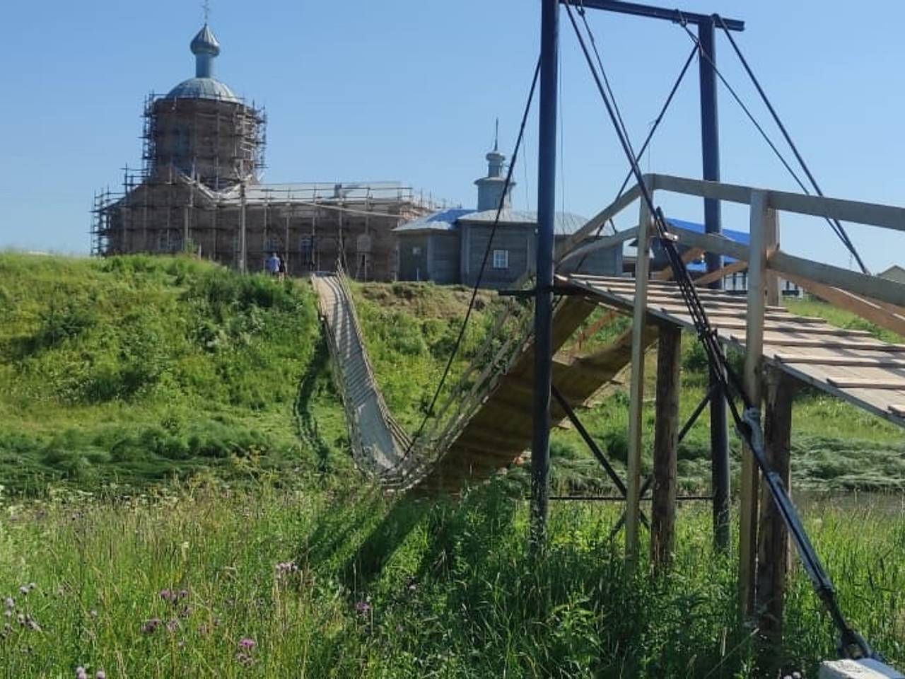 Число пострадавших при обрушении моста во время крестного хода под Вологдой возросло