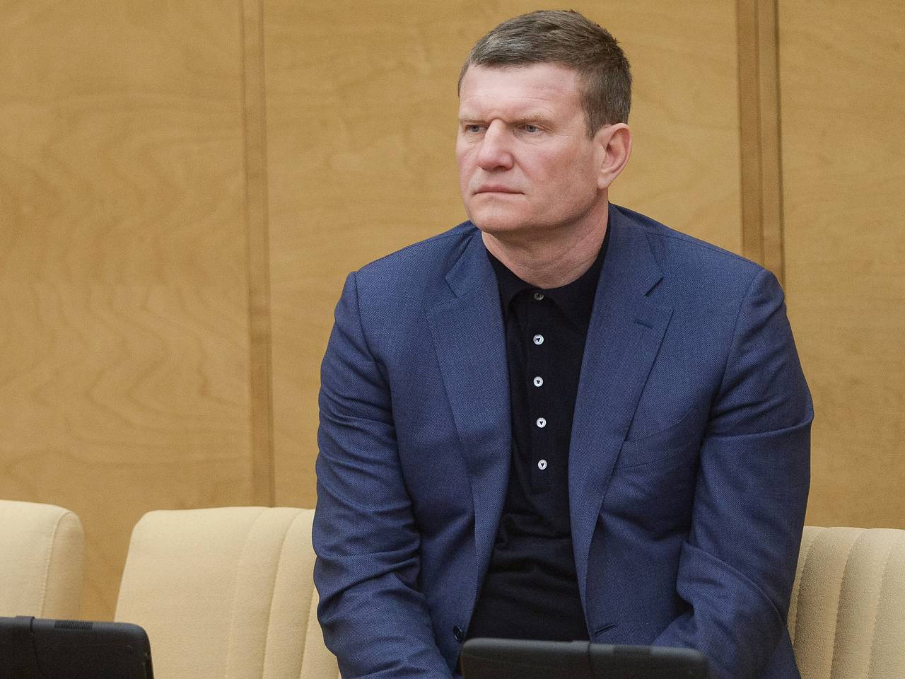 Один из богатейших депутатов объяснил свой уход из Госдумы