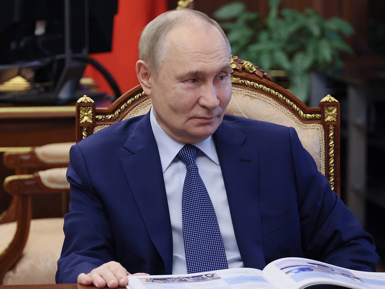 Путин поручил представить проект указа о новом празднике в России