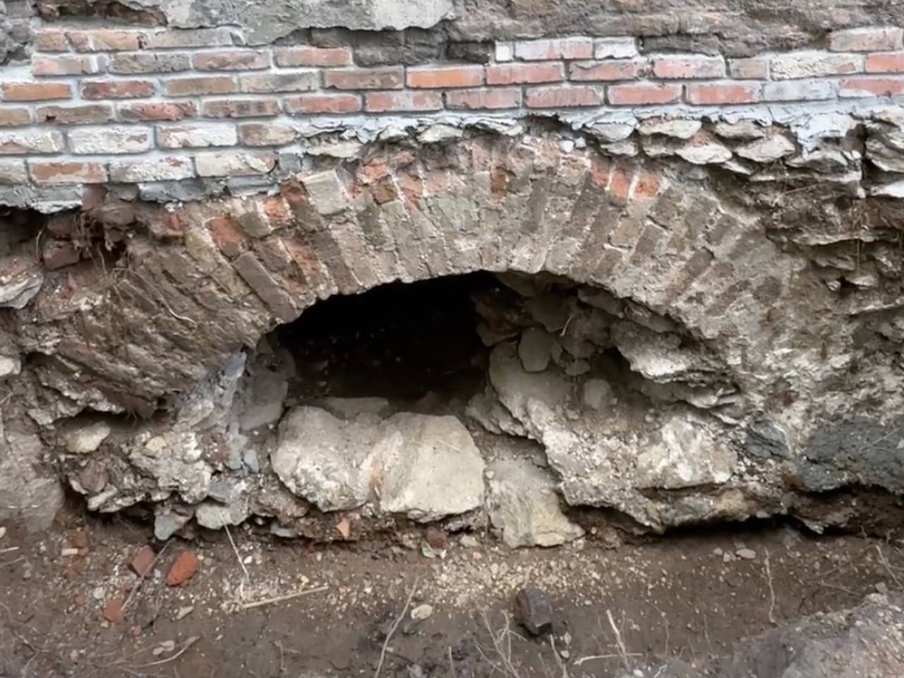 Тайный ход XIX века неожиданно нашли под домом в России