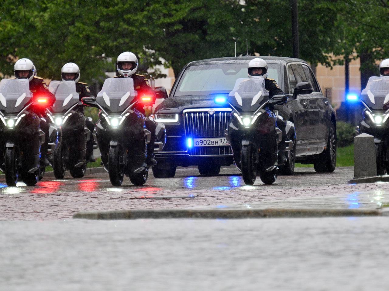 Путин рассказал о совещаниях в необычном месте