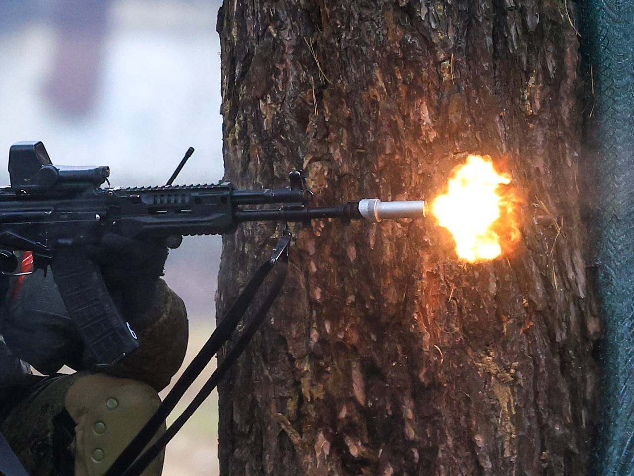 Боец ВДВ прошел по российскому минному полю и заманил на него отряд ВСУ