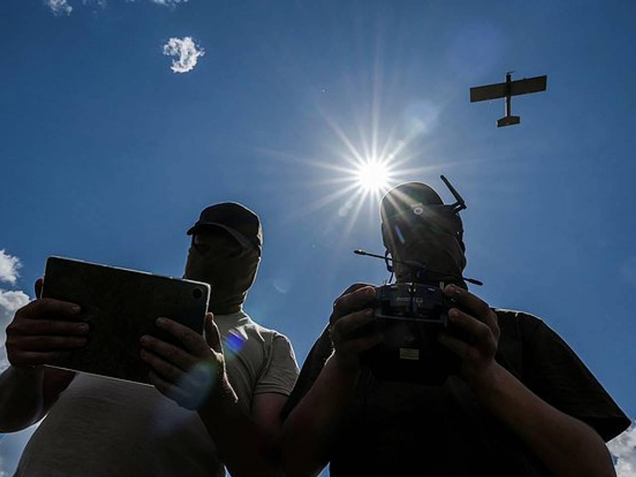 Появились кадры из атакованной десяти волнами дронов ВСУ Тульской области Появились кадры из атакованной десяти волнами дронов ВСУ Тульской области