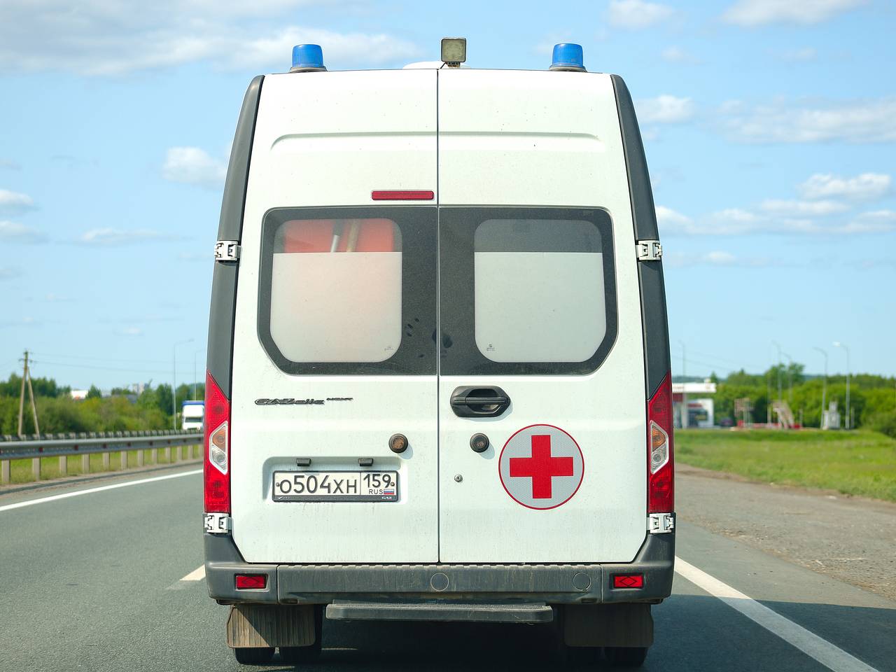 Ребенок пострадал при ударе ВСУ по пляжу в Курске