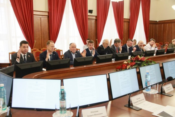 Депутаты Заксобрания Новосибирской области спросили с министров выполнение наказов избирателей