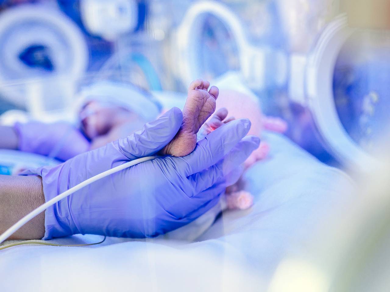 В России спасли девочку-«дюймовочку»