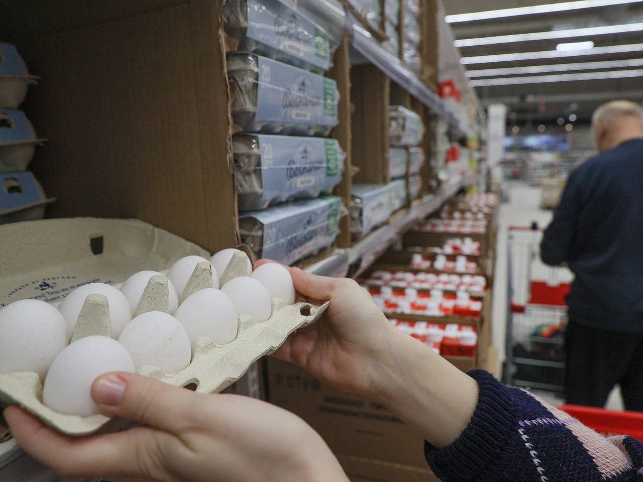 В России образовались очереди за яйцами к Пасхе