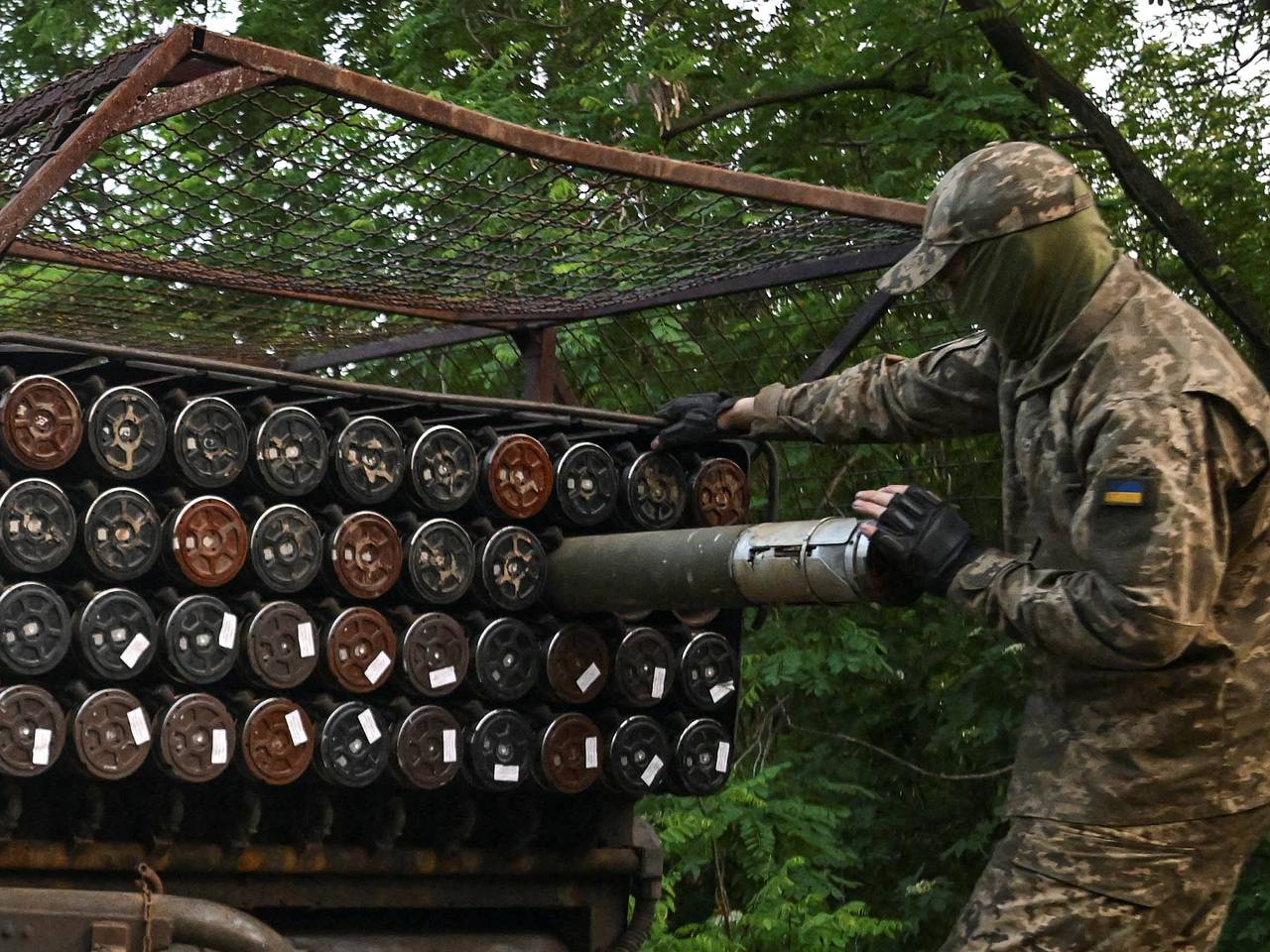 Многоквартирный дом в российском регионе получил повреждения из-за ракетного удара ВСУ