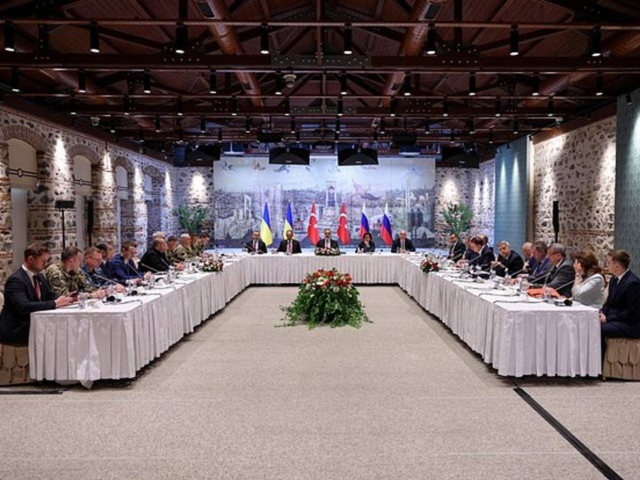 Песков заявил о воссозданных контактах РФ и Украины