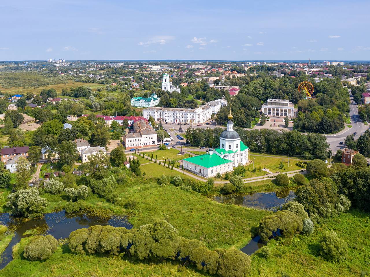 Раскрыты места в России для бюджетных поездок в августе Раскрыты места в России для бюджетных поездок в августе