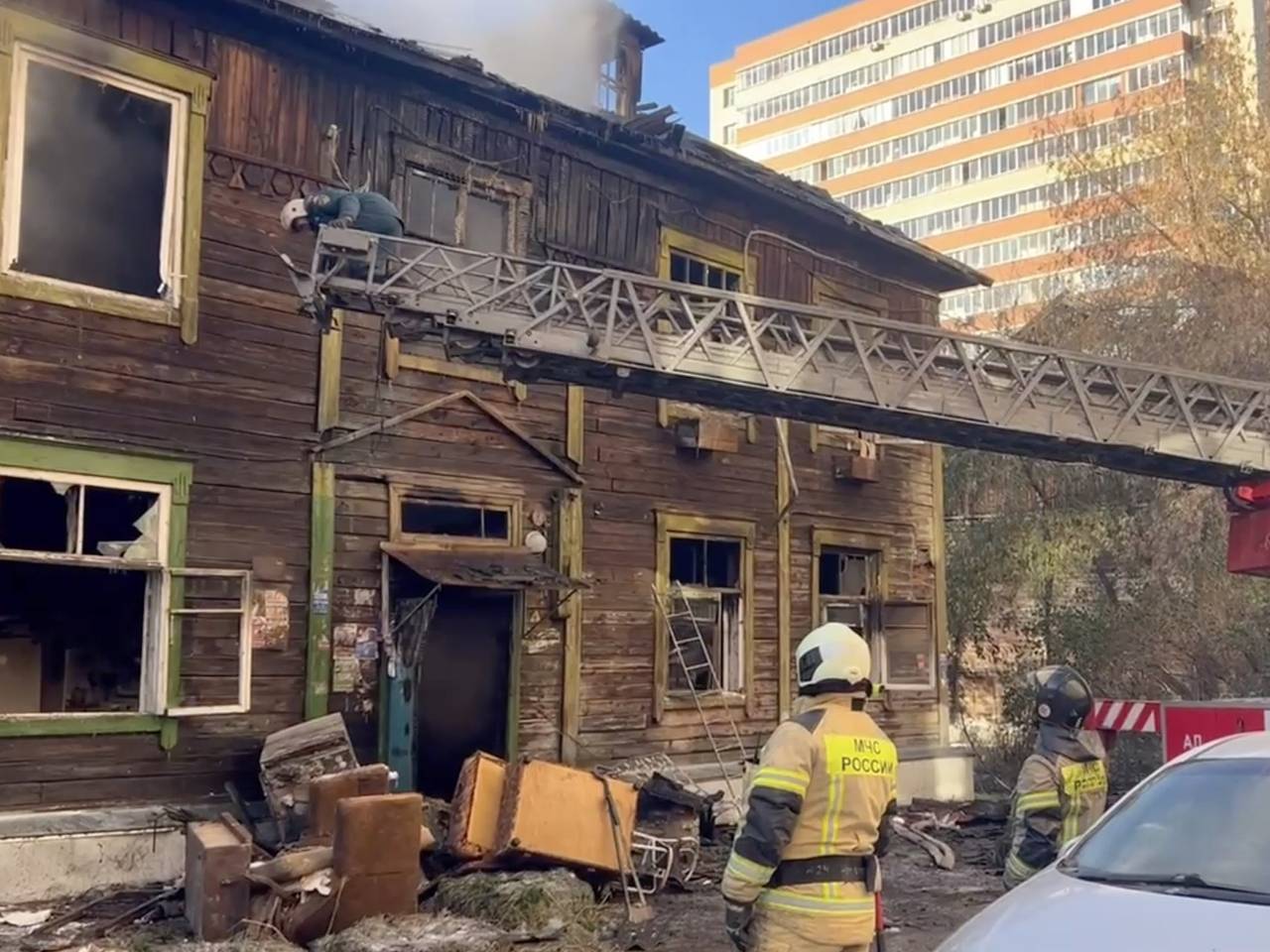 Россиянин поджег барак с десятками жителей