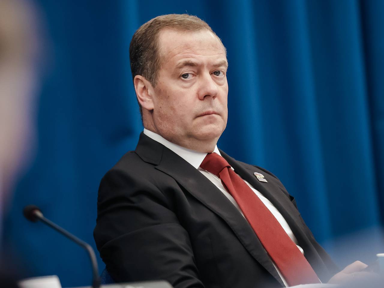 Медведев заявил о максимальном приближении мира к катастрофе