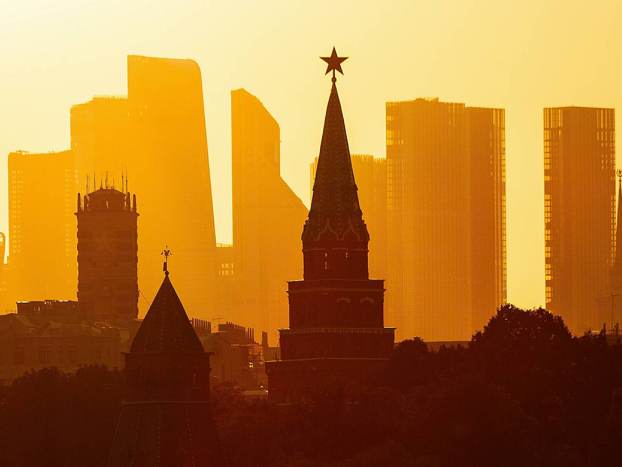 Многодетный американец уехал с семьей в Россию от ЛГБТ-пропаганды и ушел на СВО