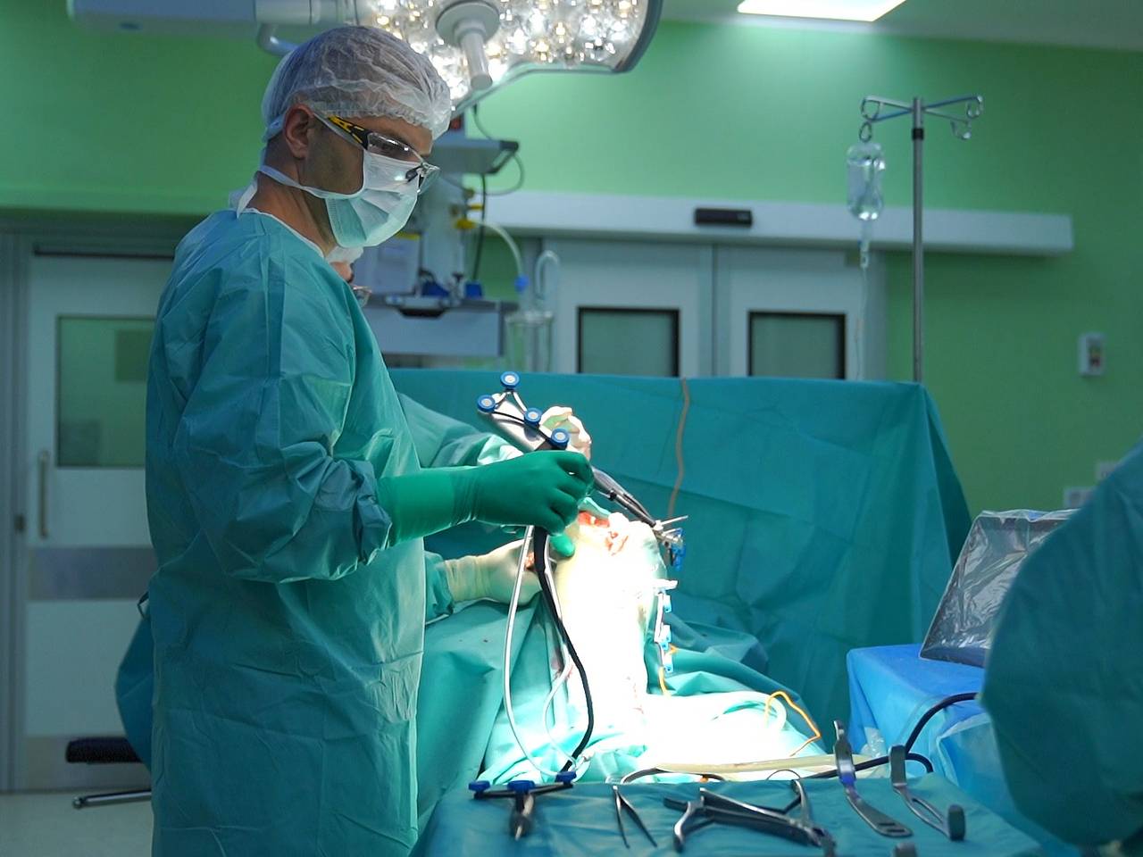 Ракова объявила о применении столичными медиками мини-робота для эндопротезирования