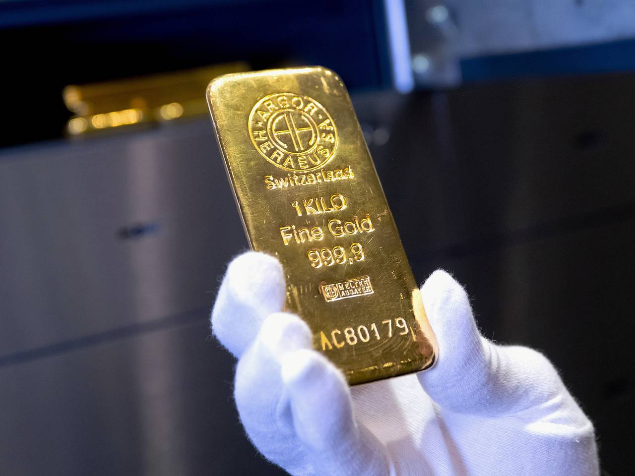 В России захотели использовать золото в борьбе с раком В России захотели использовать золото в борьбе с раком