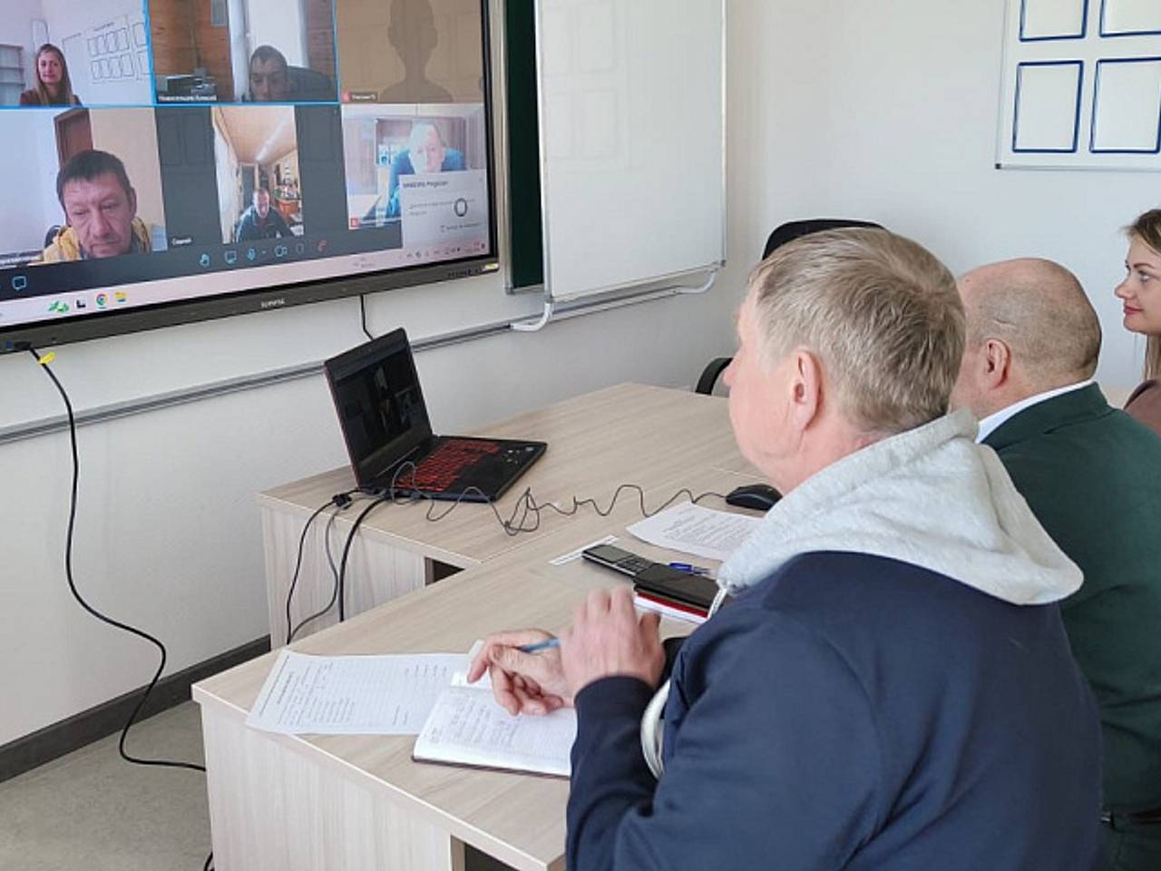 Лесные пожарные сдали квалификационные экзамены в новом Арктическом учебном центре Лесные пожарные сдали квалификационные экзамены в новом Арктическом учебном центре