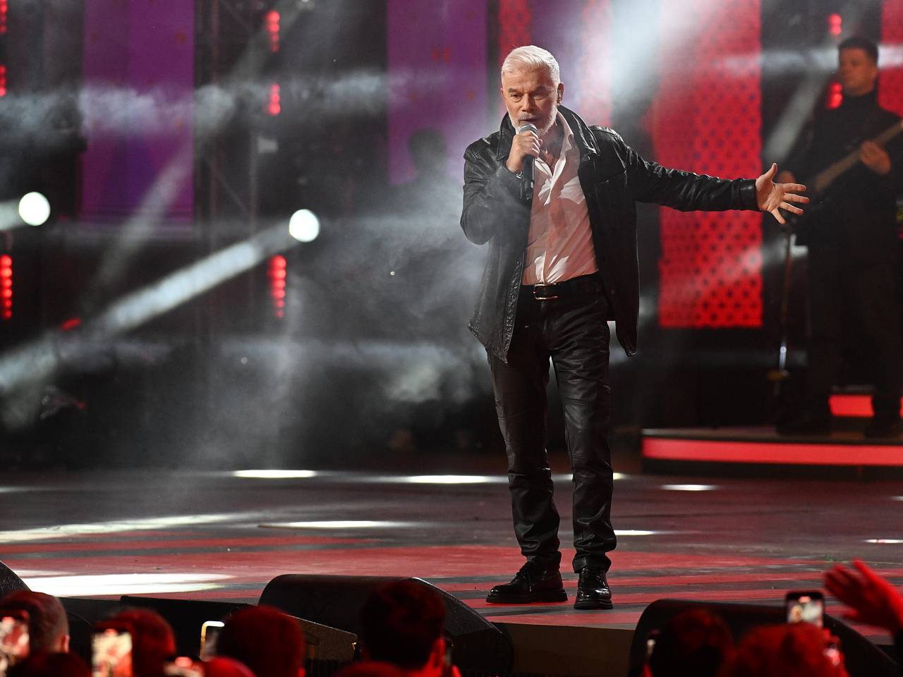 Представитель Газманова прокомментировала сообщения о его проблемах с суставами