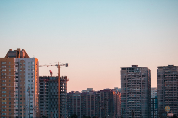 Финансовая поддержка строительных компаний Сибири позволила за год построить на 100 жилых домов больше