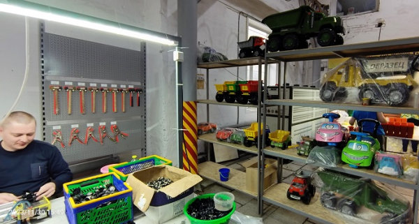 Нацпроект позволил увеличить производство игрушечных машин в Новосибирской области
