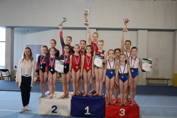 Новосибирские гимнасты заняли призовые места на соревнованиях в Кузбассе