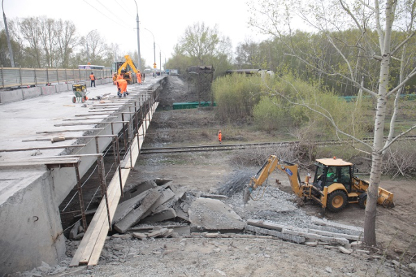 Новосибирские власти отчитались о рекордных вложениях в дорожную инфраструктуру