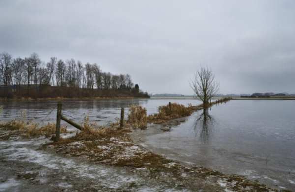 Штормовое предупреждение объявлено на Алтае из-за паводков