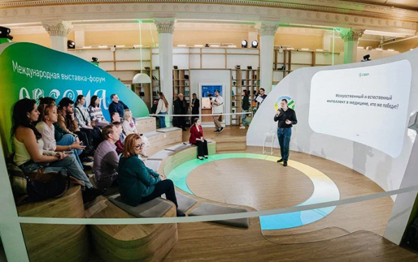 Сибирские разработчики представили новинки медицинских технологий в павильоне Сбера на выставке «Россия» на ВДНХ
