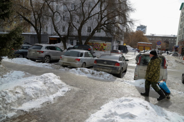 В Новосибирске прокуратура установит ответственных за гололед возле метро и примет меры