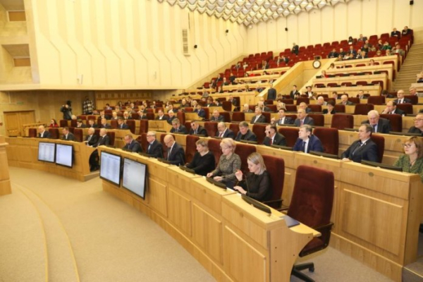 В Новосибирской области приняли бюджет на три года