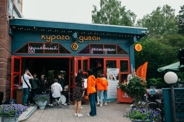 В новосибирском Академгородке на улице Ильича закрылся сетевой ресторан восточной кухни