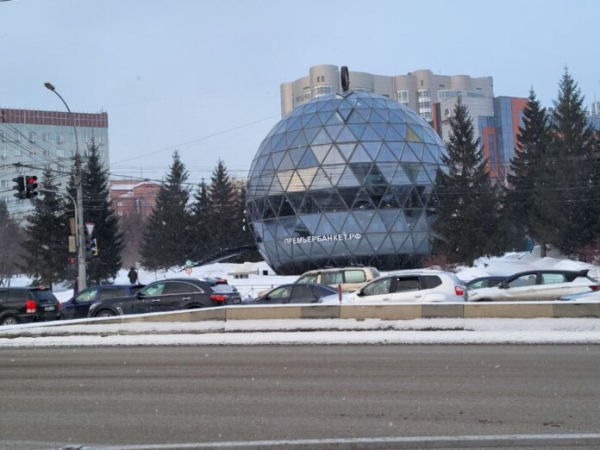 В новосибирском «Шарике» возле театра «Глобус» сменился арендатор