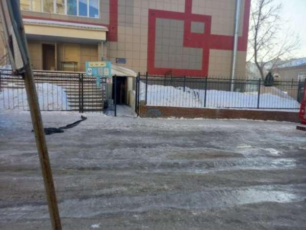 Возбуждено уголовное дело из-за смерти человека при пожаре в новосибирской школе